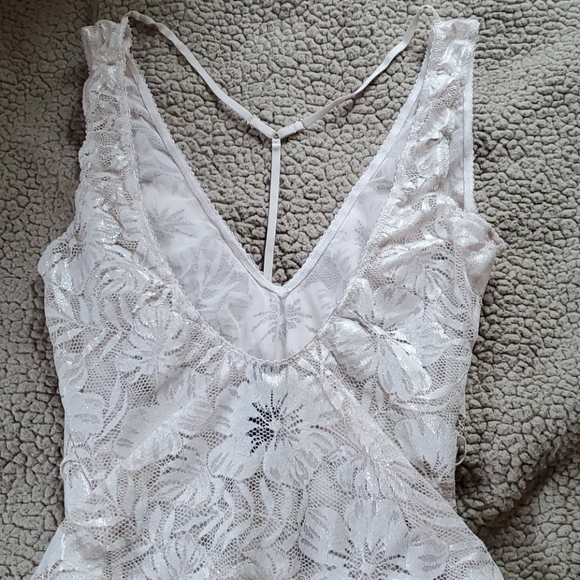 Victoria's Secret White Lace Teddy - Picture 6 of 8
